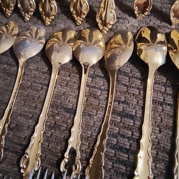 Rogers Golden Melody Flatware Set Gold Electroplated Stainless Steel 34pcs - Picture 15 of 16